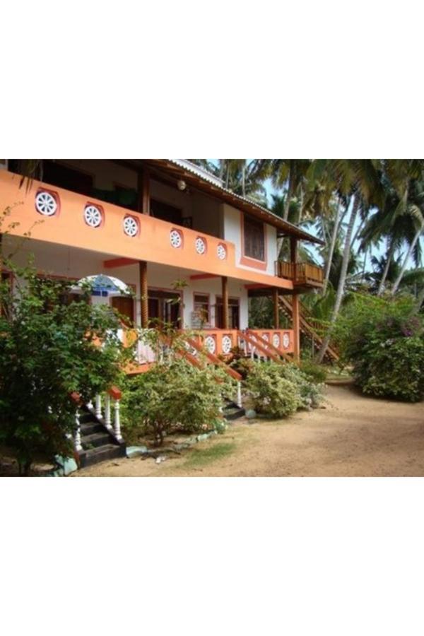 Dinu'S Resort Talaramba Exterior photo